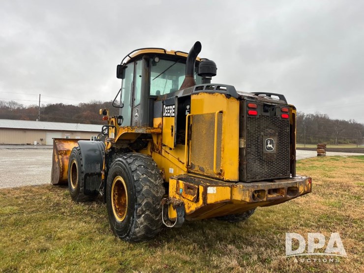 2017-deere-624k-image-12