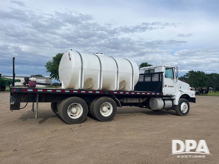 1993-white-gmc-liquid-truck-(dr8592-unit-129952)-image-7