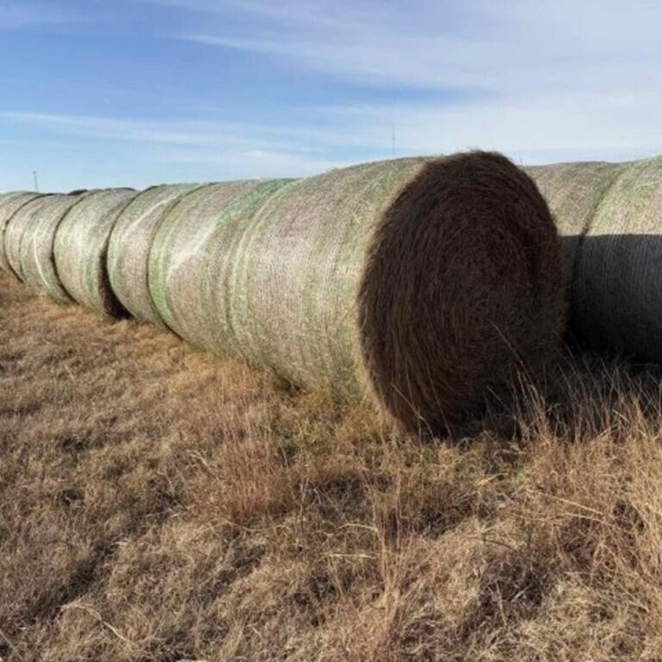40 Round Native Hay Bales Clean/Sprayed