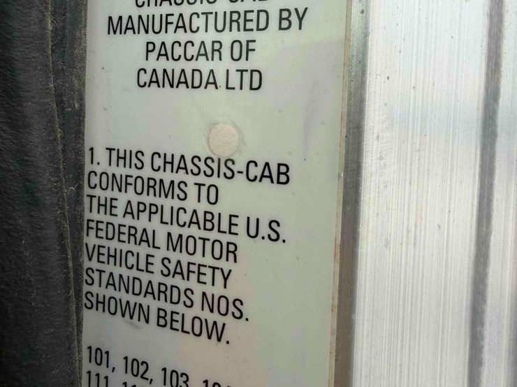 2016-peterbilt-337-image-11