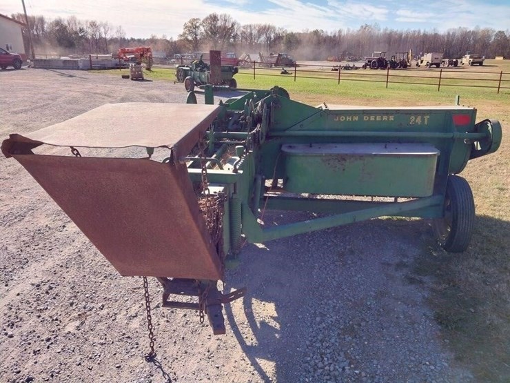 john-deere-24t-image-4