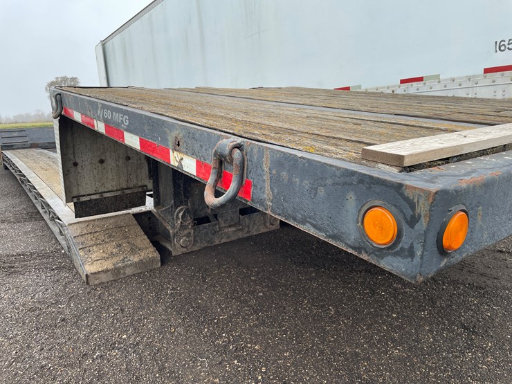 #1056-•-2005-xl60-specialized-38'-lowboy-trailer-(has-wi-title)-image-10