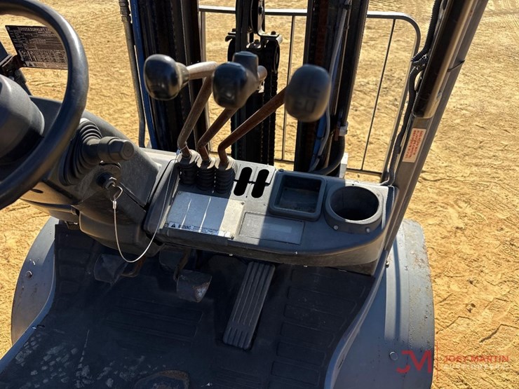 2001-toyota-8fgu25-image-12