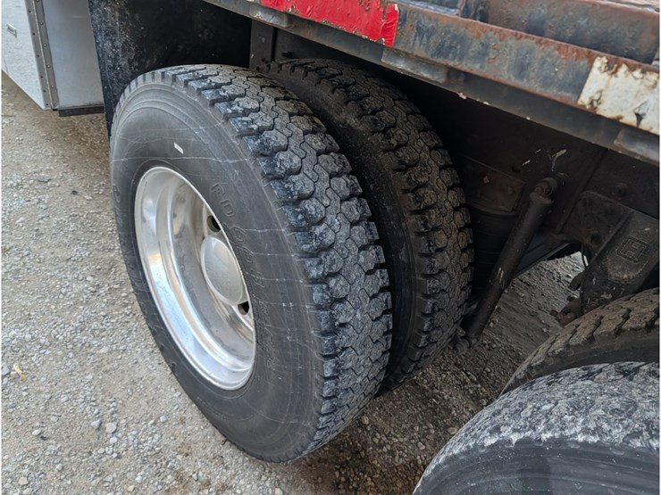 2006-mack-cv713-flatbed-image-12