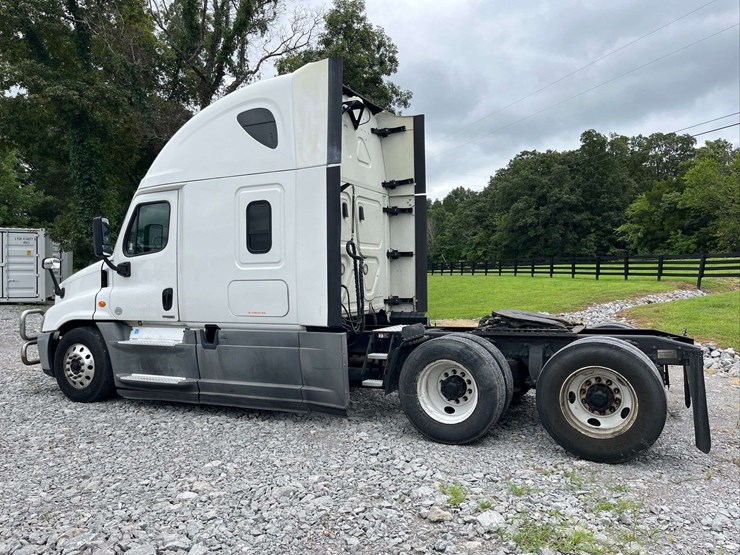 2018-freightliner-cascadia-evolution-t/a-truck-tractor-image-2