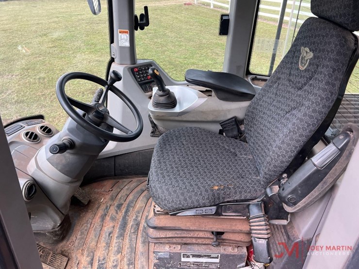 2019-case-621g-image-14