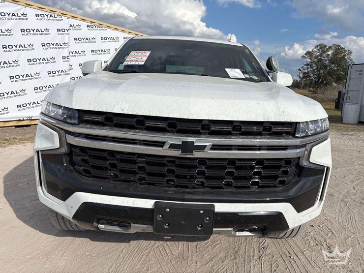 2023-chevrolet-tahoe-image-23