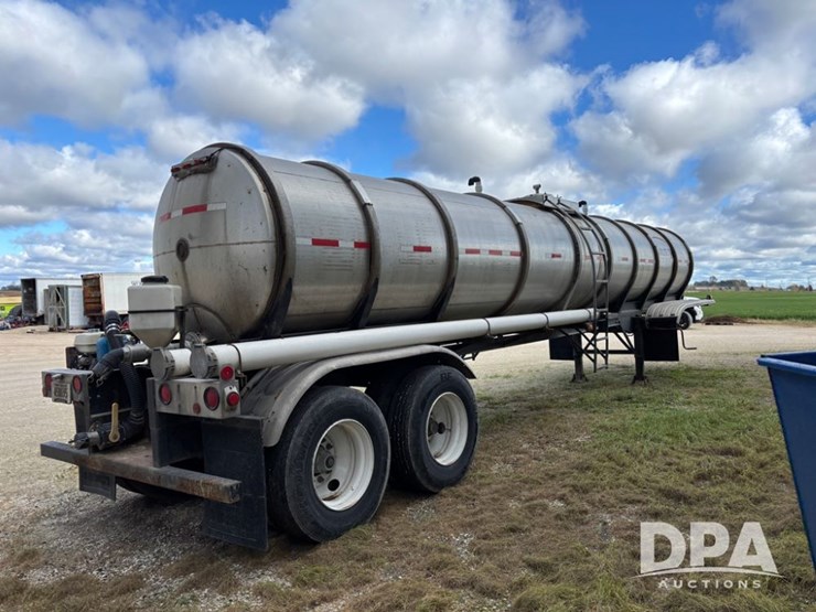 1974-heil-trailer-image-15