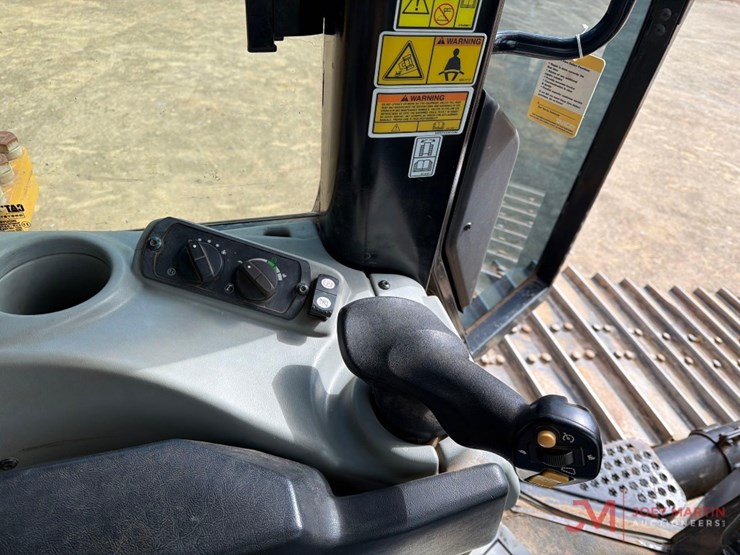 2019-caterpillar-d6n-lgp-image-18