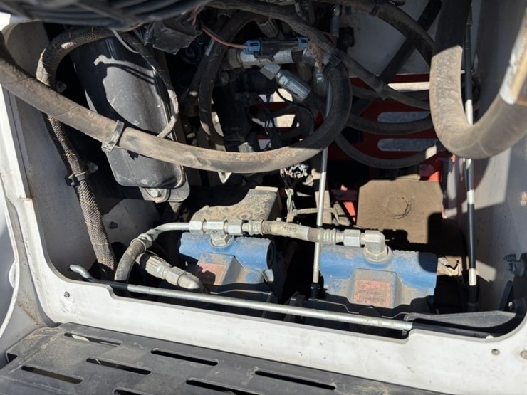 2022-bobcat-mt100-image-16