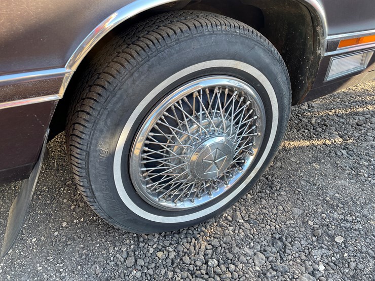 #1075-•-1982-chrysler-lebaron-convertible-(has-wi-title)-image-15