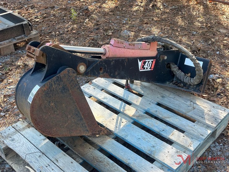 48"-mini-skid-steer-backhoe-attachment-image-4