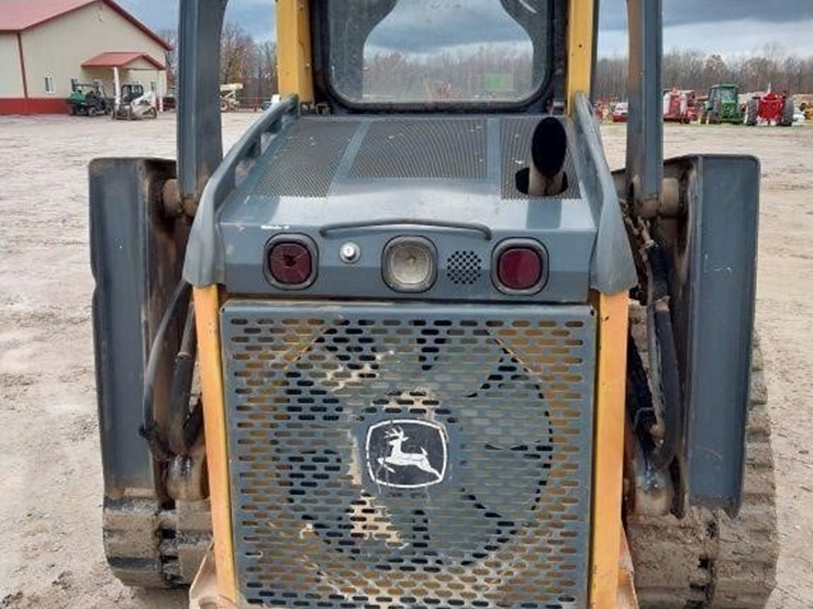 deere-319d-image-5