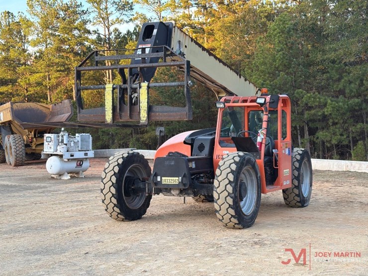 2015-jlg-g6-42a-image-2