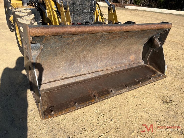 2017-caterpillar-420f-it-image-13