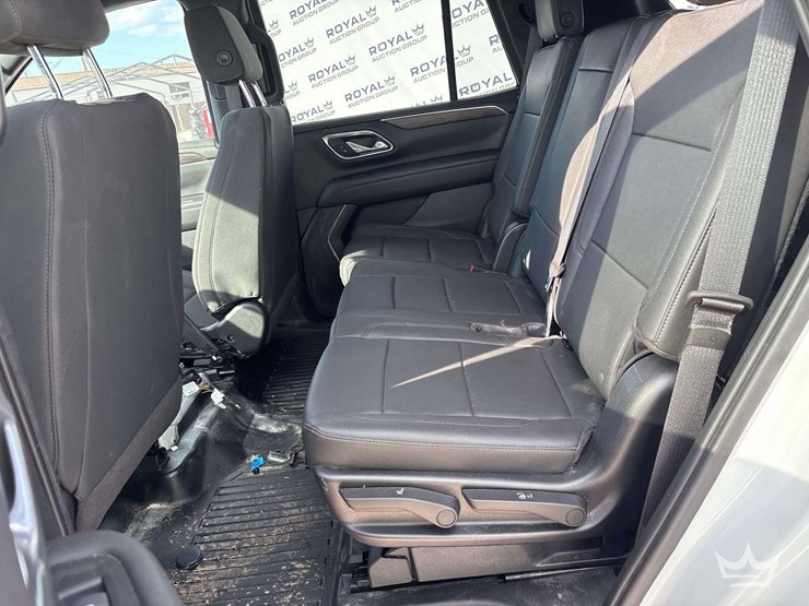 2023-chevrolet-tahoe-image-21