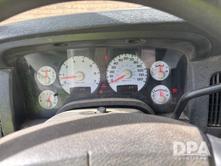 2004-dodge-2500-image-61