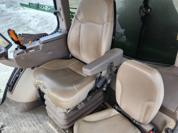 2016-john-deere-r4038-image-14