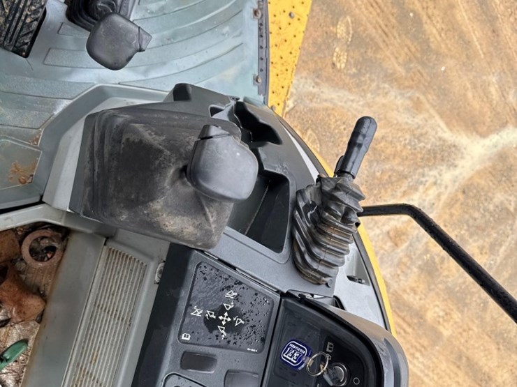 2012-caterpillar-416f-image-16