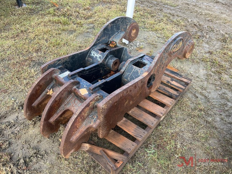 geith-3-finger-excavator-thumb-image-4