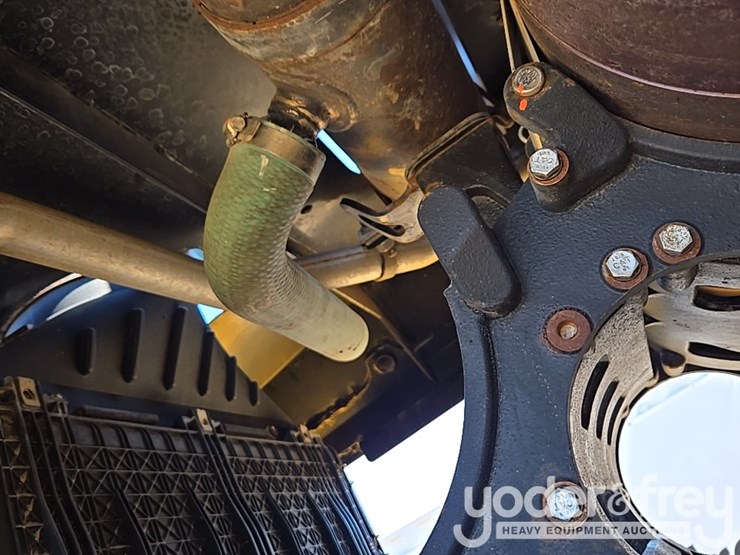 2016-caterpillar-120m2-image-198