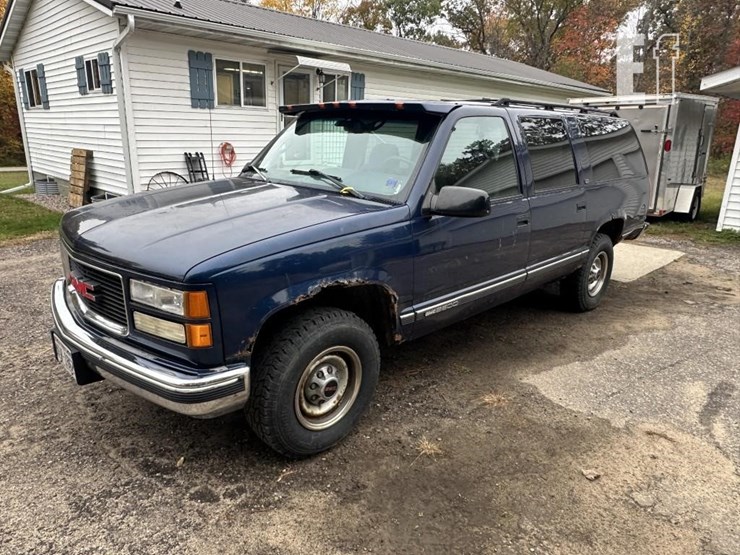 1995-gmc-suburban-image-1