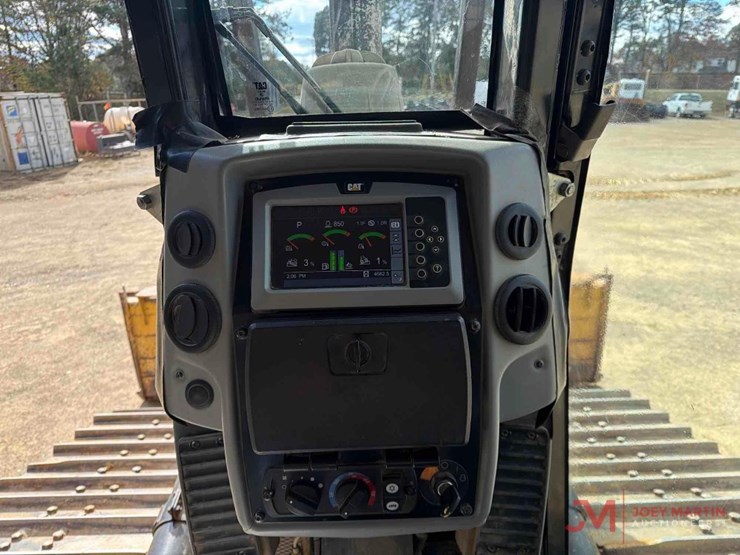 2019-caterpillar-d6n-lgp-image-39