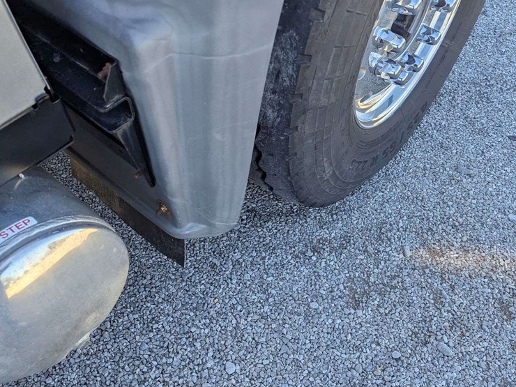 2016-mack-granite-gu713-image-25