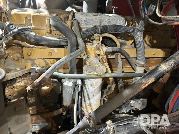 2002-caterpillar-10-image-4