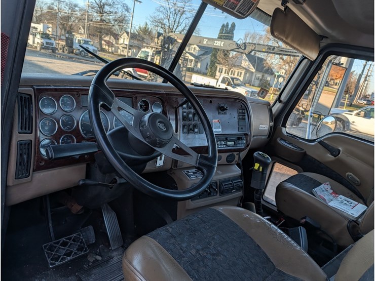 2006-mack-cv713-flatbed-image-20