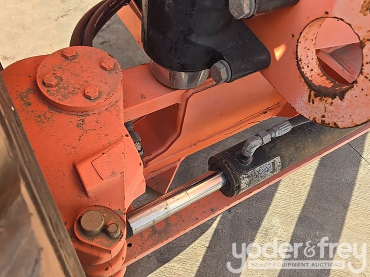 2014-jlg-800aj-image-31