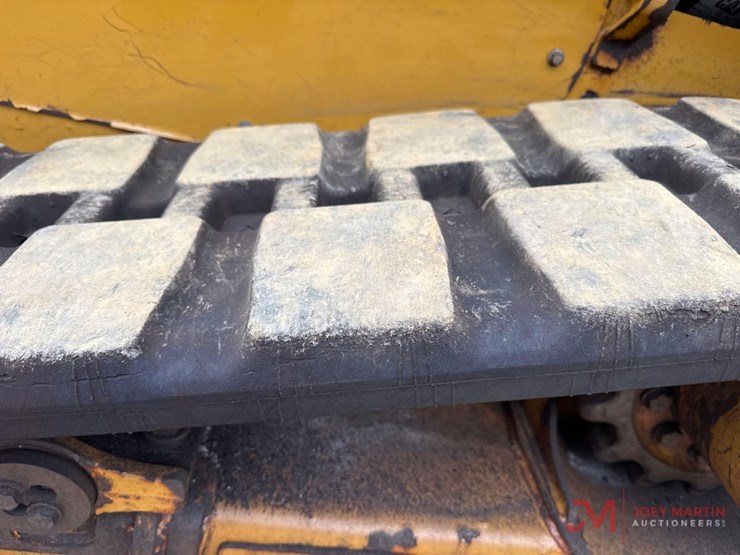 2023-caterpillar-259d3-image-12