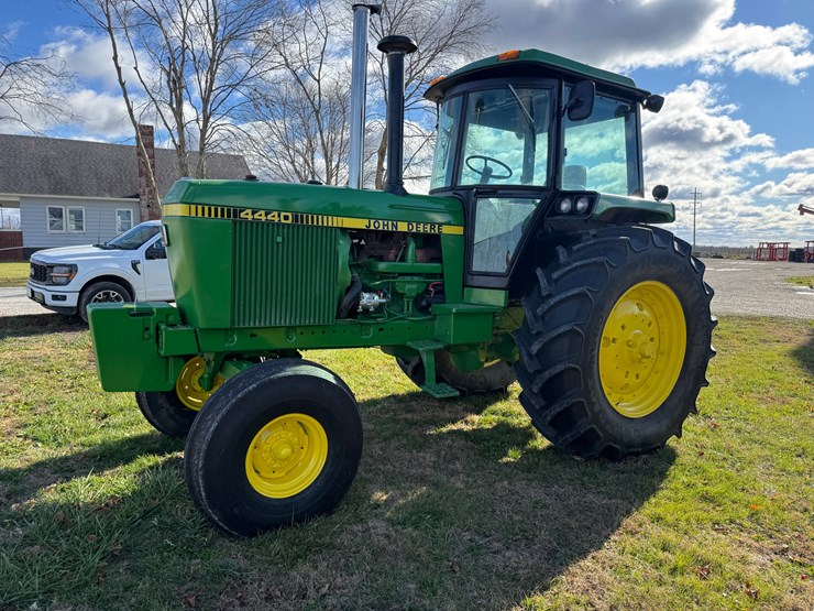 john-deere-4440-image-10