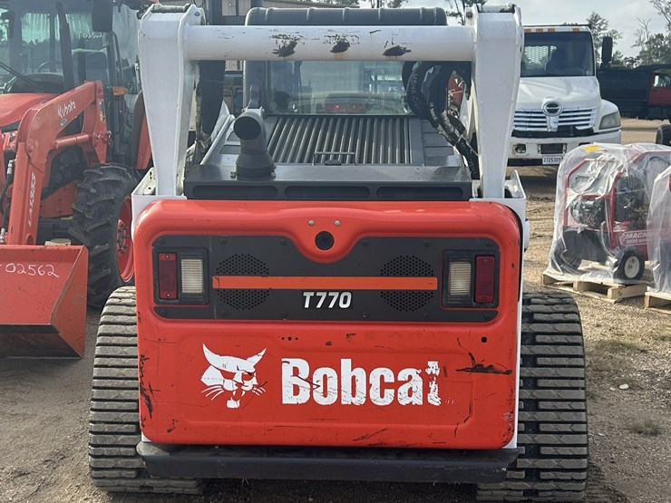 2021-bobcat-t770-image-6