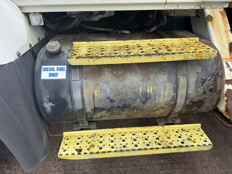 2006-international-7300-image-75