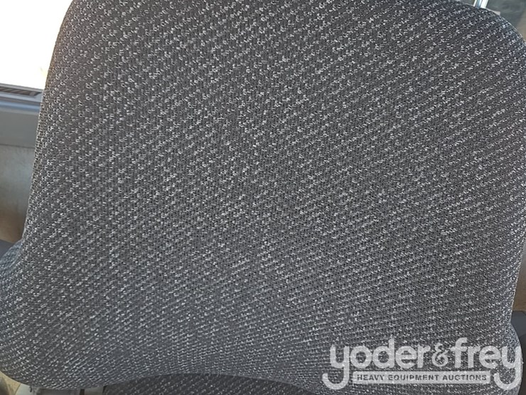 2016-caterpillar-120m2-image-222