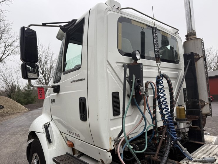 2005-international-8600-image-28