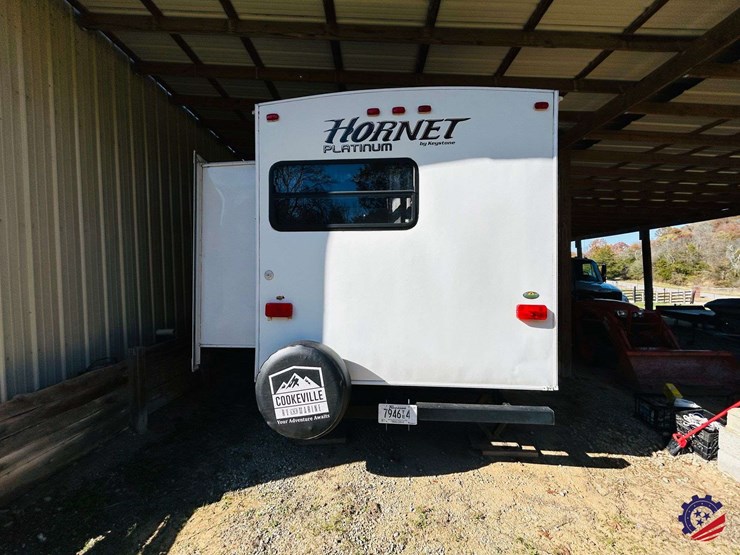 2011-keystone-hornet-platinum-31rbds-t/a-camper-trailer-image-5