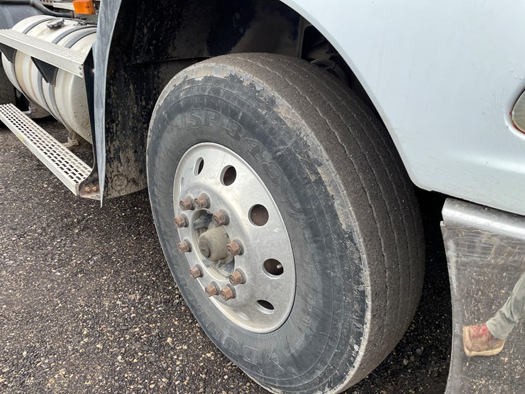 #1061-•-2004-mack-cx613-tandem-axle-day-cab-semi-tractor-(has-wi-title)-image-13