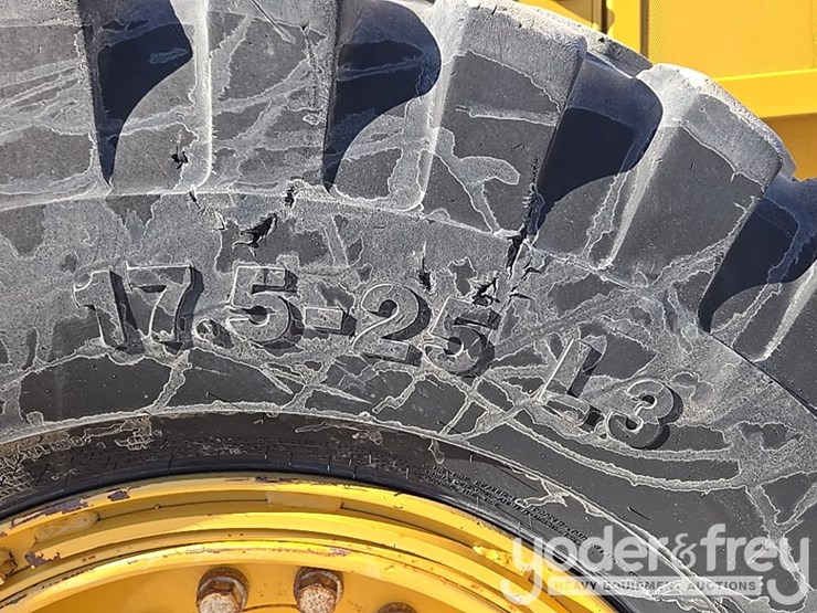 2016-caterpillar-120m2-image-29