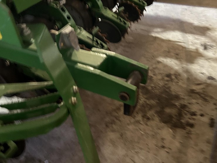 2014-john-deere-db60-image-34