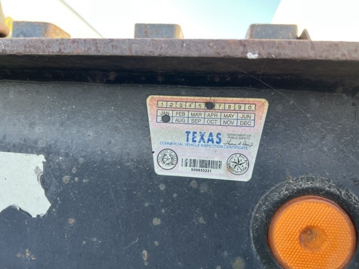 2006-ledwell-tri-axle-step-deck-trailer-image-9