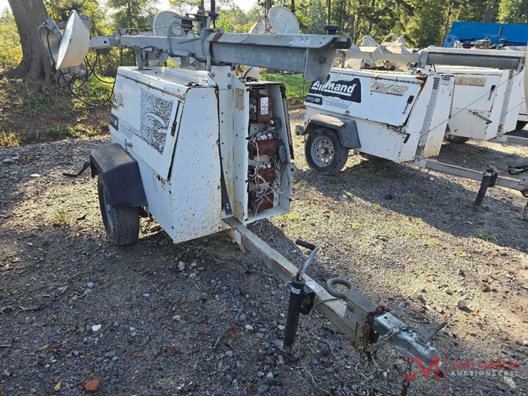 allmand-nite-lite-pro-light-tower-image-1