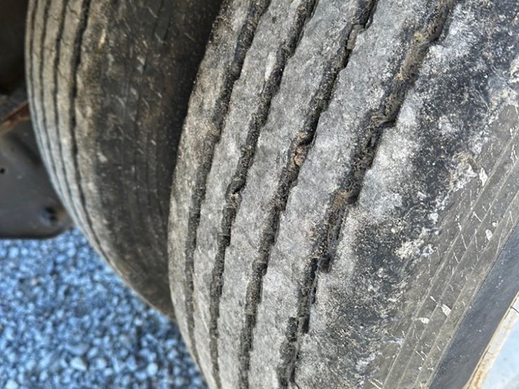 2012-magnolia-trailer-image-8