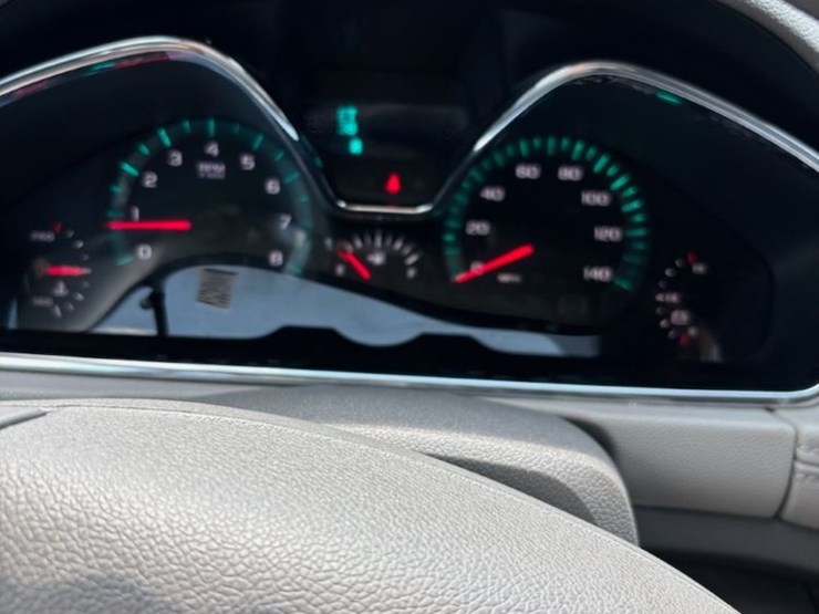 2016-traverse-ls-(njp421)-image-9