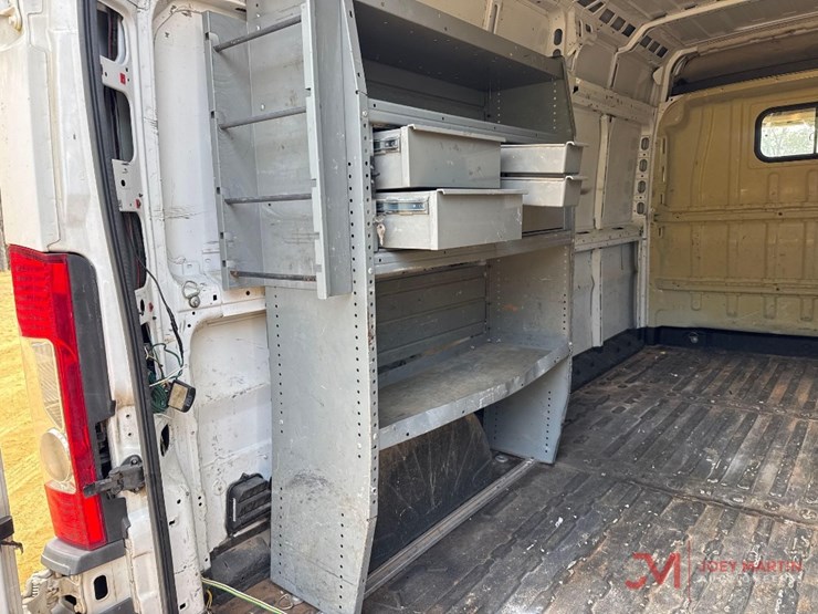 2014-dodge-2500-image-10