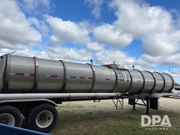 1974-heil-trailer-image-16