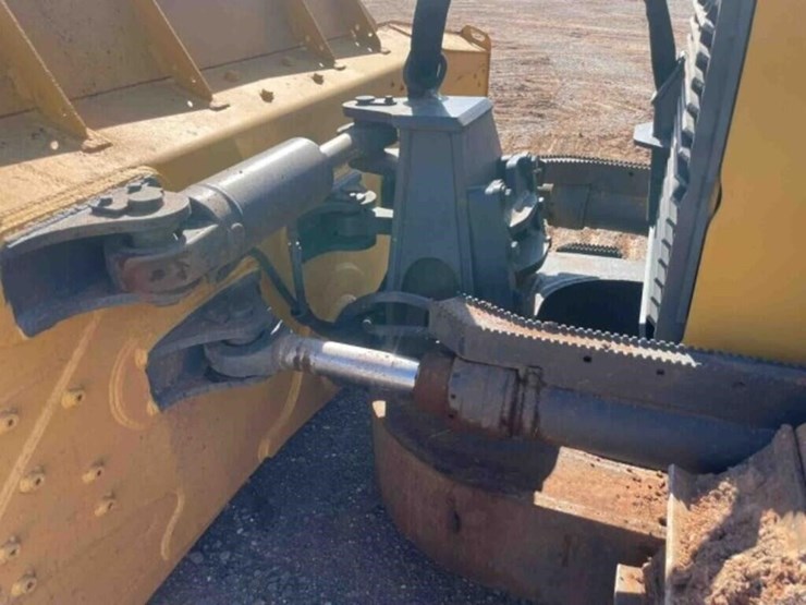 2019-deere-750k-lgp-image-24