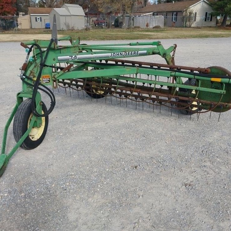 JOHN DEERE 74