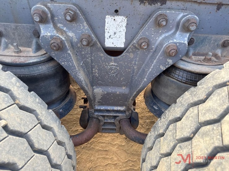 1997-kenworth-day-cab-truck-tractor-image-9